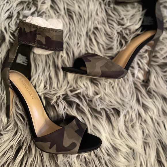 Cami heels - Picture 1 of 3